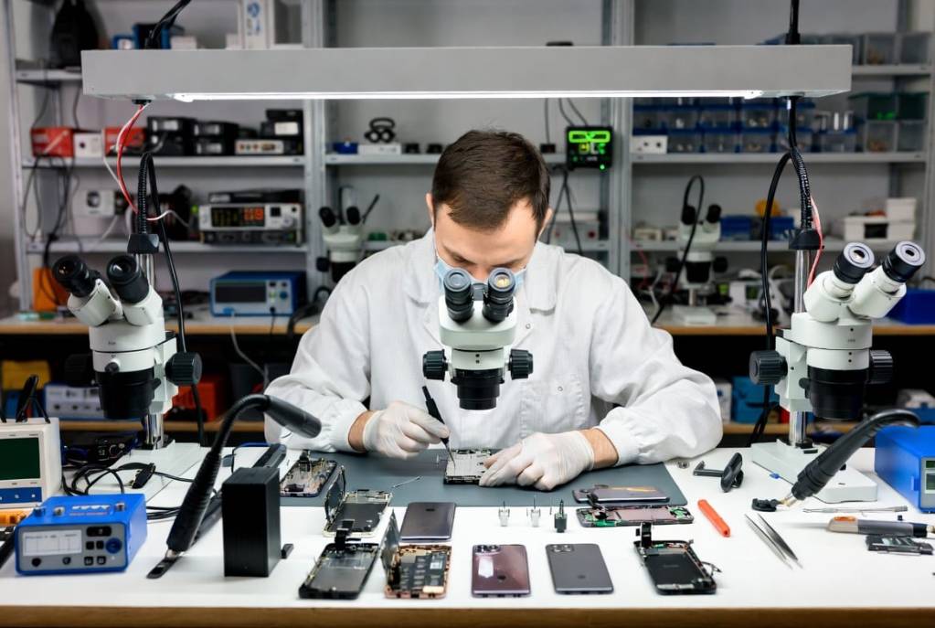 About Wildfire Data Recovery Brisbane 14 Board-level micro-soldering repair at the Wildfire Data Recovery lab in Brisbane